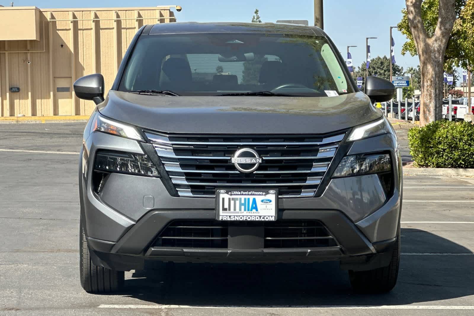 Used 2025 Nissan Rogue SV FWD image 11
