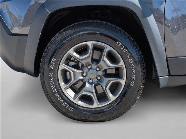 Used 2022 Jeep Cherokee Trailhawk AWD/4WD image 23