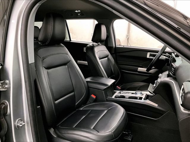 Certified 2023 Ford Explorer XLT w/ Equipment Group 202A AWD/4WD image 7