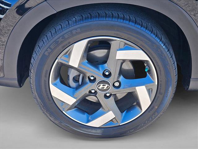 Used 2023 Hyundai Venue SEL FWD image 22