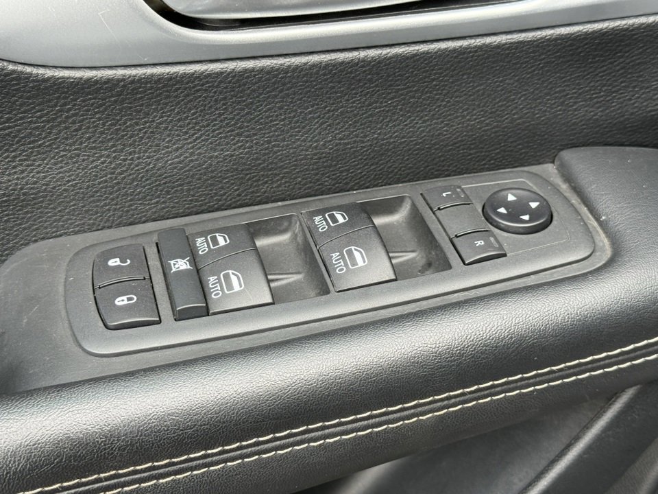 Used 2020 Chrysler Pacifica Touring-L Plus image 26