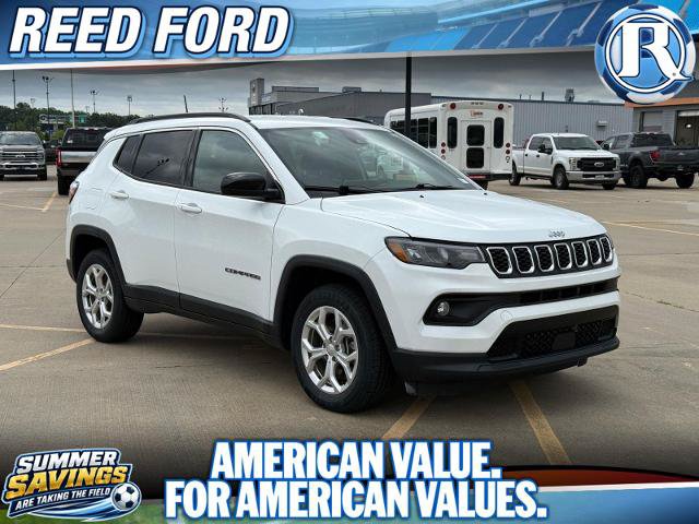 Used 2024 Jeep Compass Latitude AWD/4WD image 1