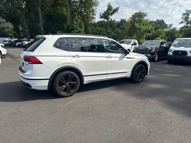 Used 2024 Volkswagen Tiguan SE R-Line AWD/4WD image 10