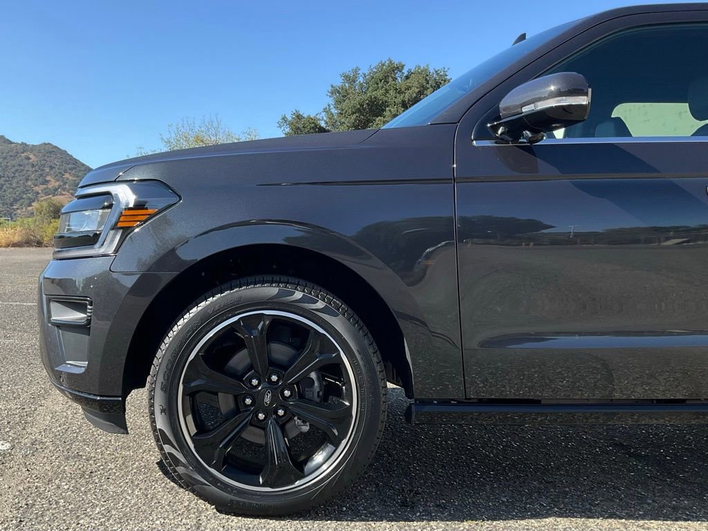 Certified 2024 Ford Expedition Limited image 5