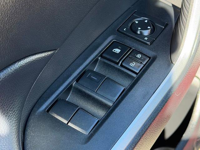 Used 2023 Toyota RAV4 LE AWD/4WD image 11