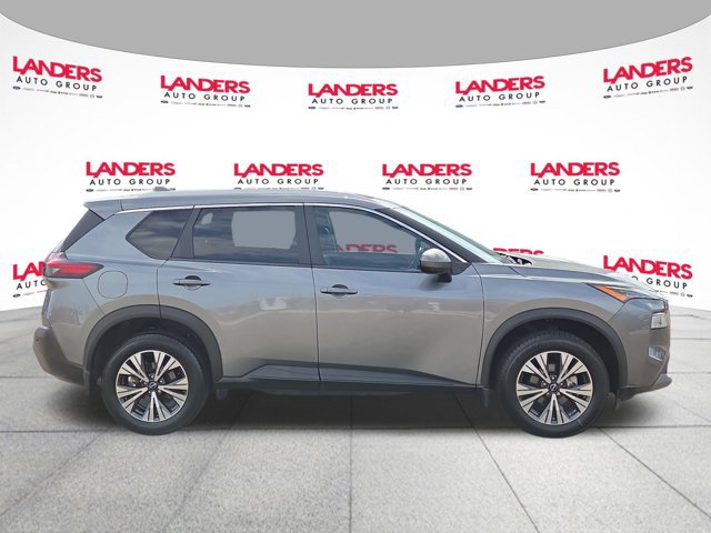 Used 2023 Nissan Rogue SV w/ SV Premium B Package FWD image 2