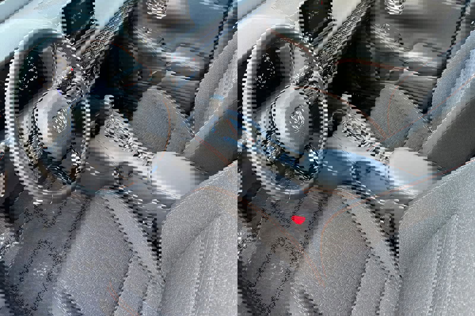 Used 2025 Honda HR-V Sport image 11