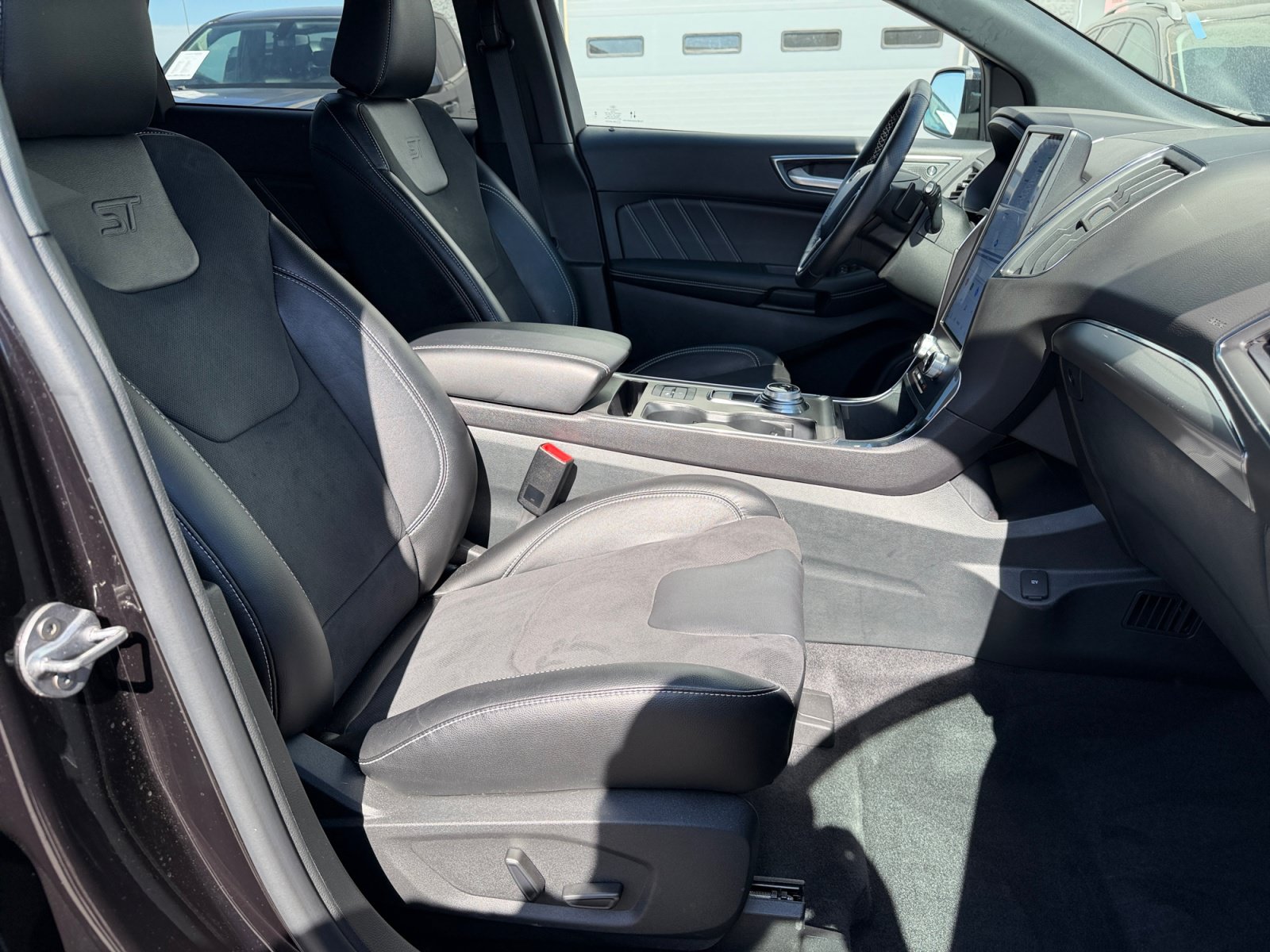 Certified 2024 Ford Edge ST w/ Equipment Group 401A AWD/4WD image 31