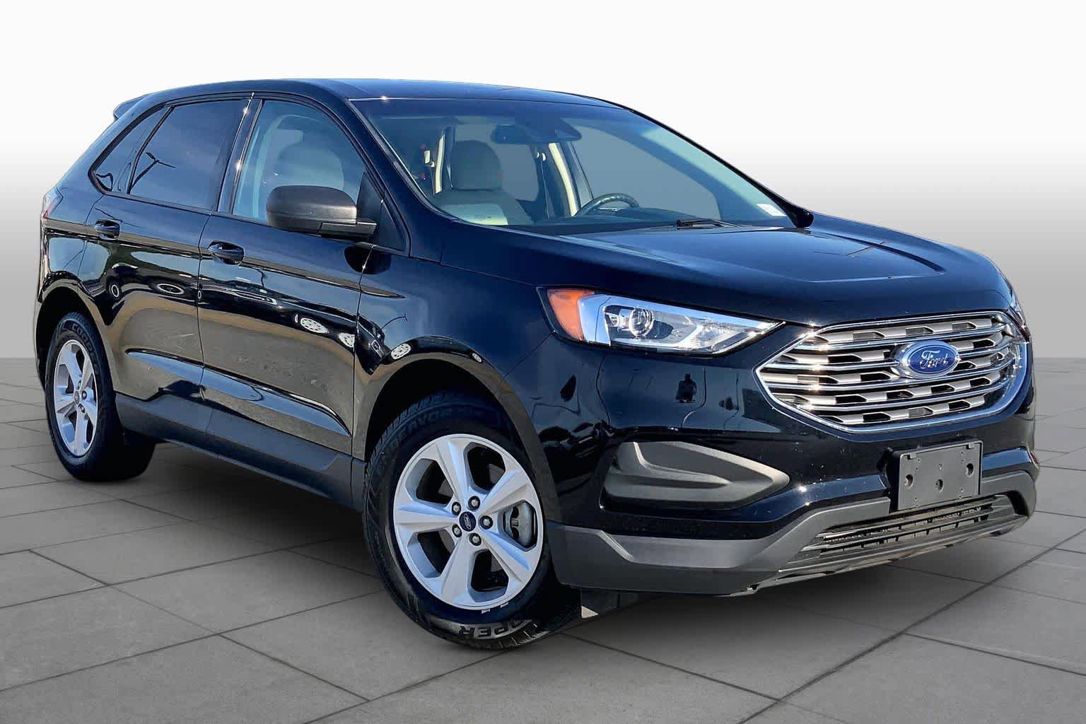 Certified 2019 Ford Edge SE FWD image 3