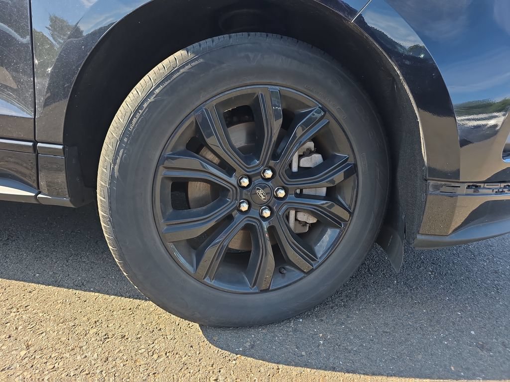 Certified 2022 Ford Edge SE w/ Black Appearance Package AWD/4WD image 11