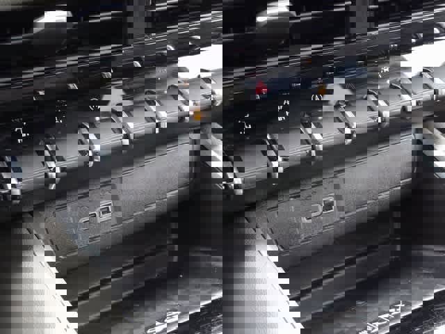 Used 2026 Chevrolet Colorado ZR2 w/ Technology Package image 34