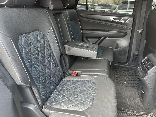 Used 2025 Volkswagen Atlas Cross Sport SEL Premium R-Line image 18