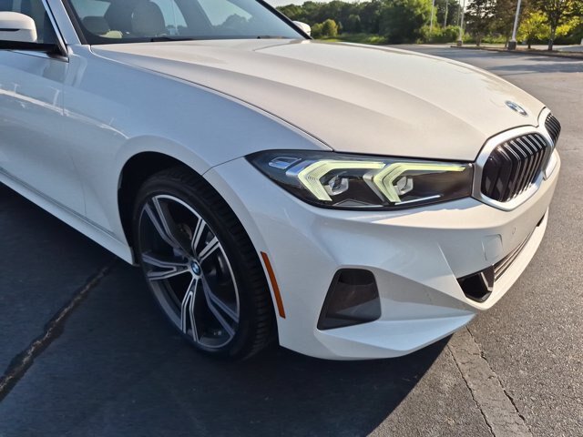 Used 2024 BMW 330i xDrive Sedan w/ Premium Package AWD/4WD image 10