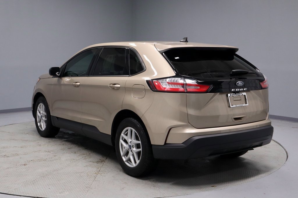 Certified 2021 Ford Edge SE image 8