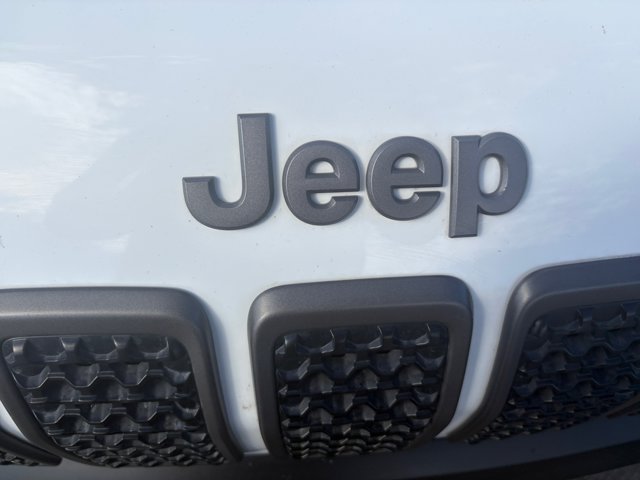 Used 2021 Jeep Cherokee Trailhawk w/ Trailer Tow Group AWD/4WD image 23