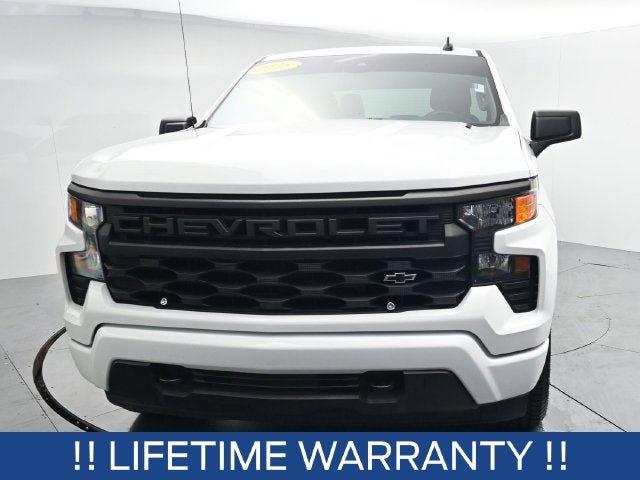 Used 2025 Chevrolet Silverado 1500 Custom w/ Turbomax Blackout Package AWD/4WD image 3