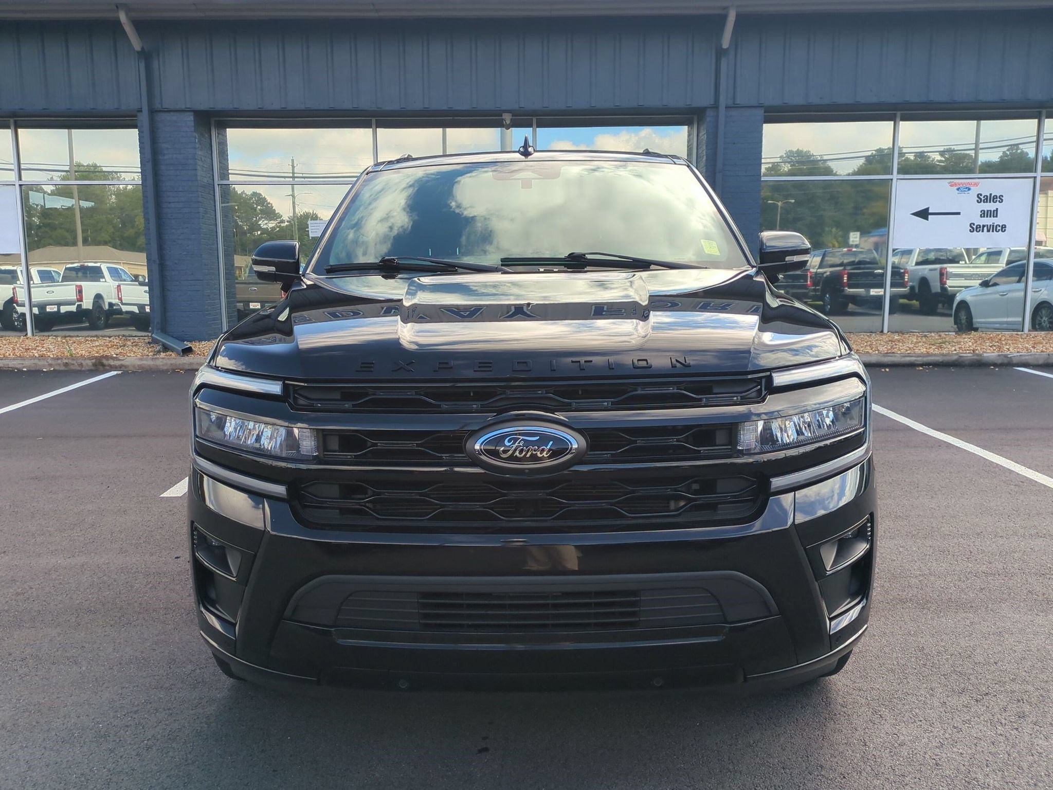 Certified 2023 Ford Expedition Limited RWD image 2