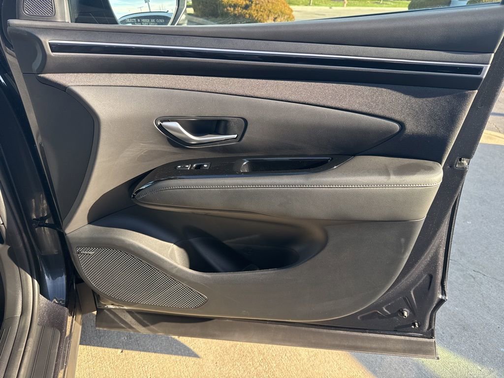 Used 2023 Hyundai Tucson Limited image 45