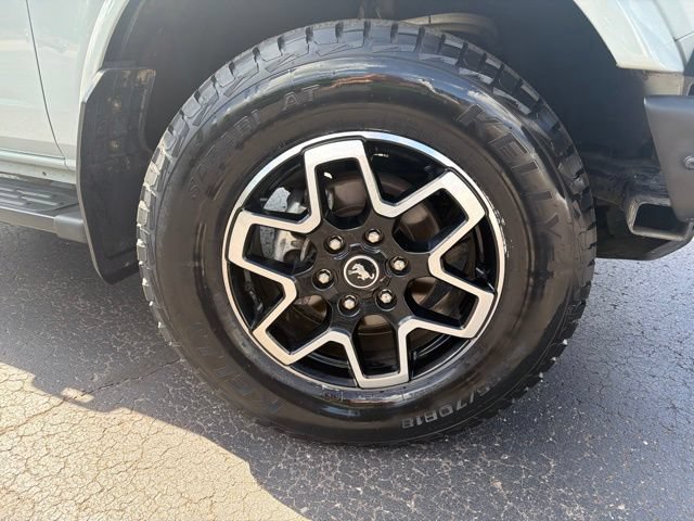 Certified 2022 Ford Bronco Outer Banks AWD/4WD image 2