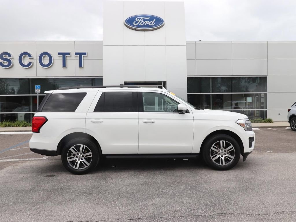 Certified 2024 Ford Expedition XLT image 6