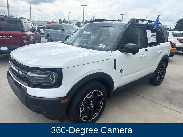 Certified 2025 Ford Bronco Sport Outer Banks w/ Outer Banks Tech Package+ AWD/4WD image 3