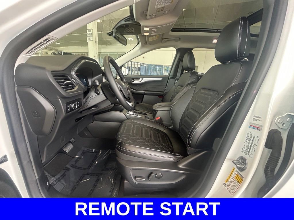 Certified 2024 Ford Escape SE w/ PHEV Premium Package FWD image 11