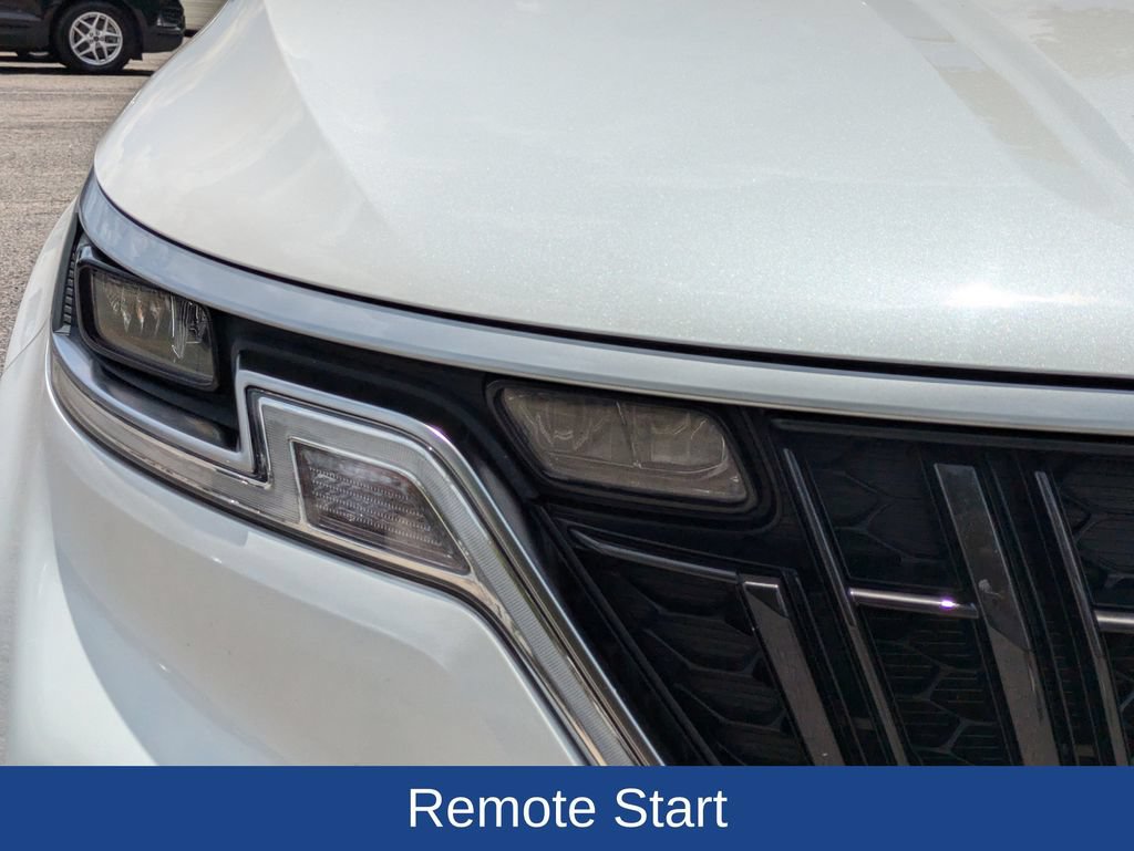Used 2024 Kia Carnival EX FWD image 11