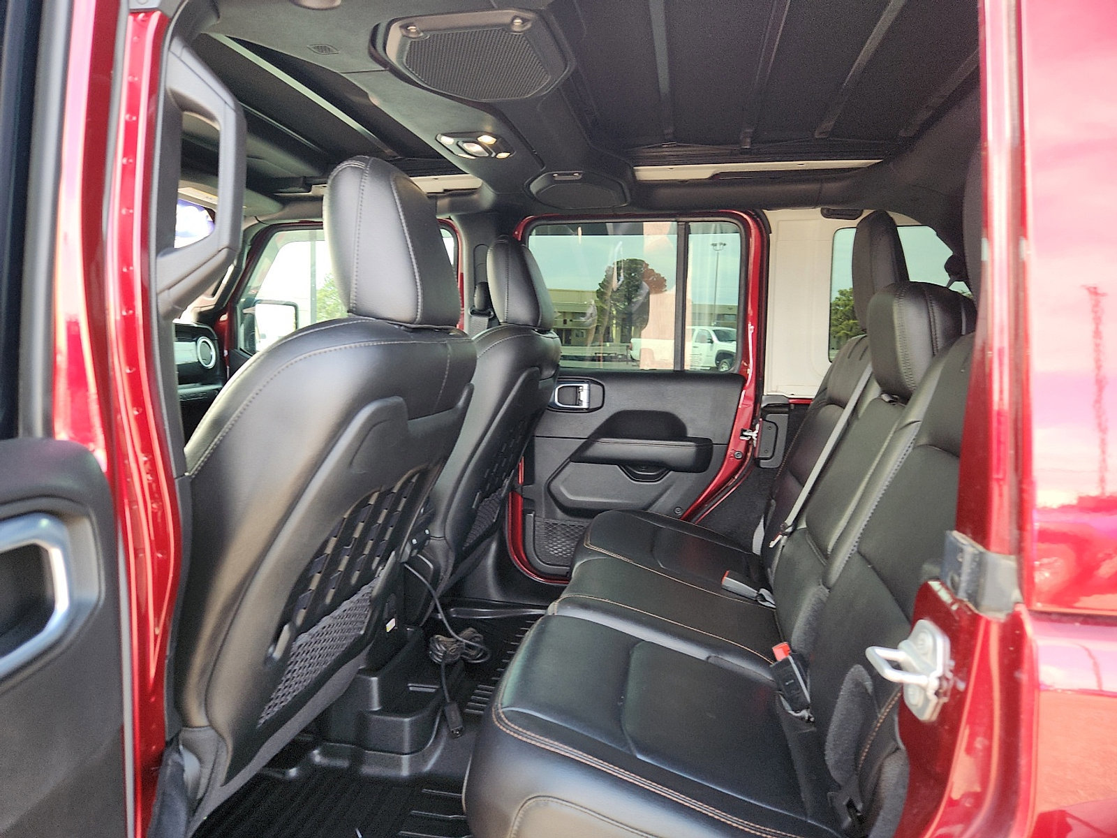 Used 2021 Jeep Wrangler Unlimited Rubicon w/ Trailer Tow Package image 9