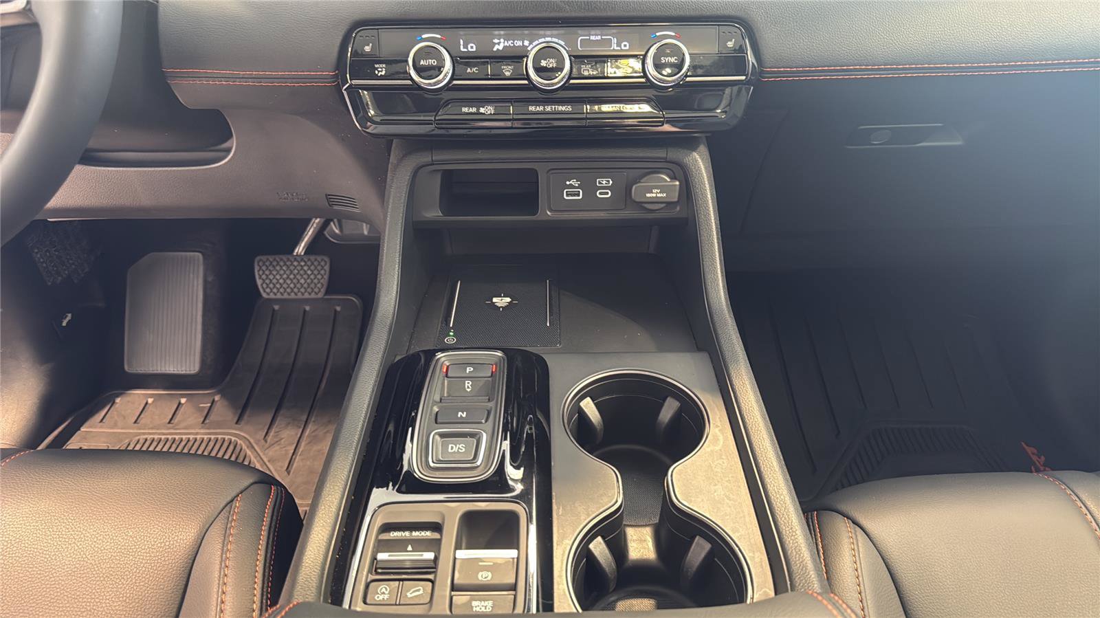 Used 2025 Honda Pilot TrailSport image 26