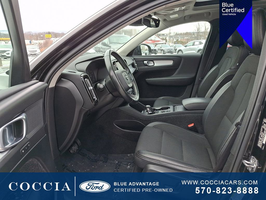 Used 2020 Volvo XC40 T5 Momentum w/ Protection Package Premier image 13