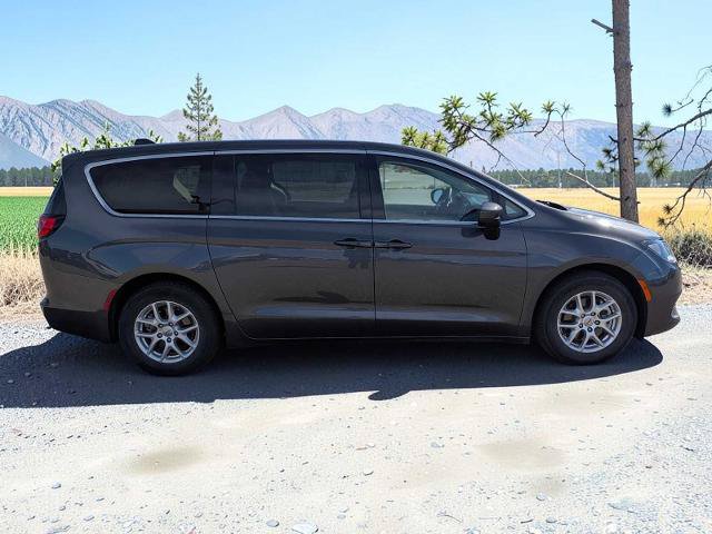 Used 2023 Chrysler Voyager LX FWD image 7