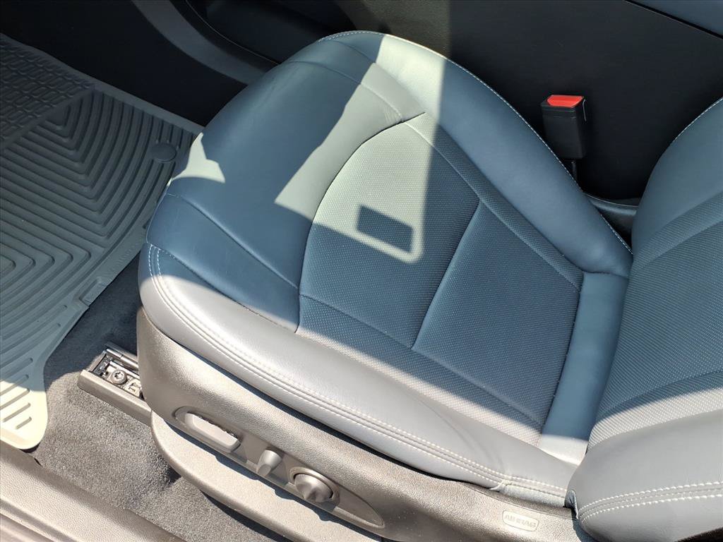 Used 2023 Buick Enclave Essence w/ Sport Touring Edition FWD image 13