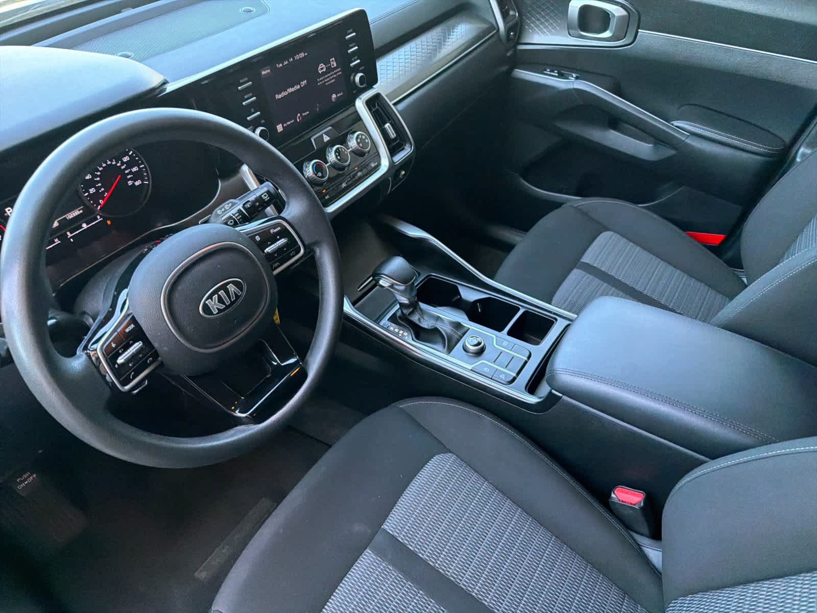 Used 2021 Kia Sorento LX FWD image 11