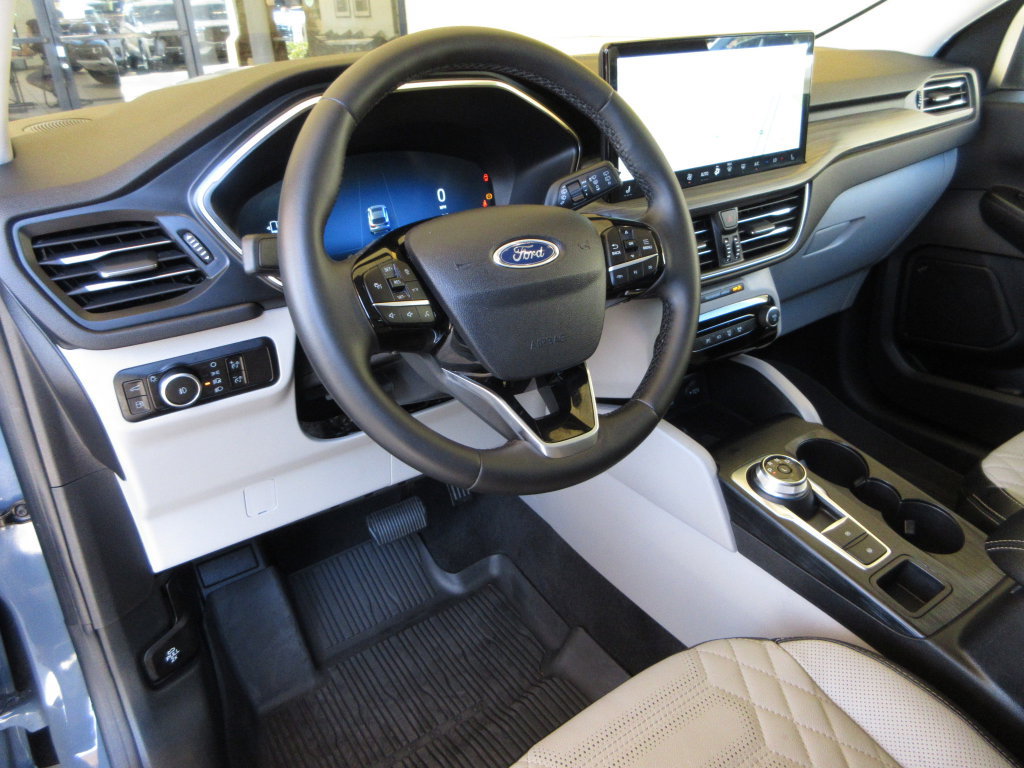 Certified 2023 Ford Escape SE w/ PHEV Premium Package FWD image 14