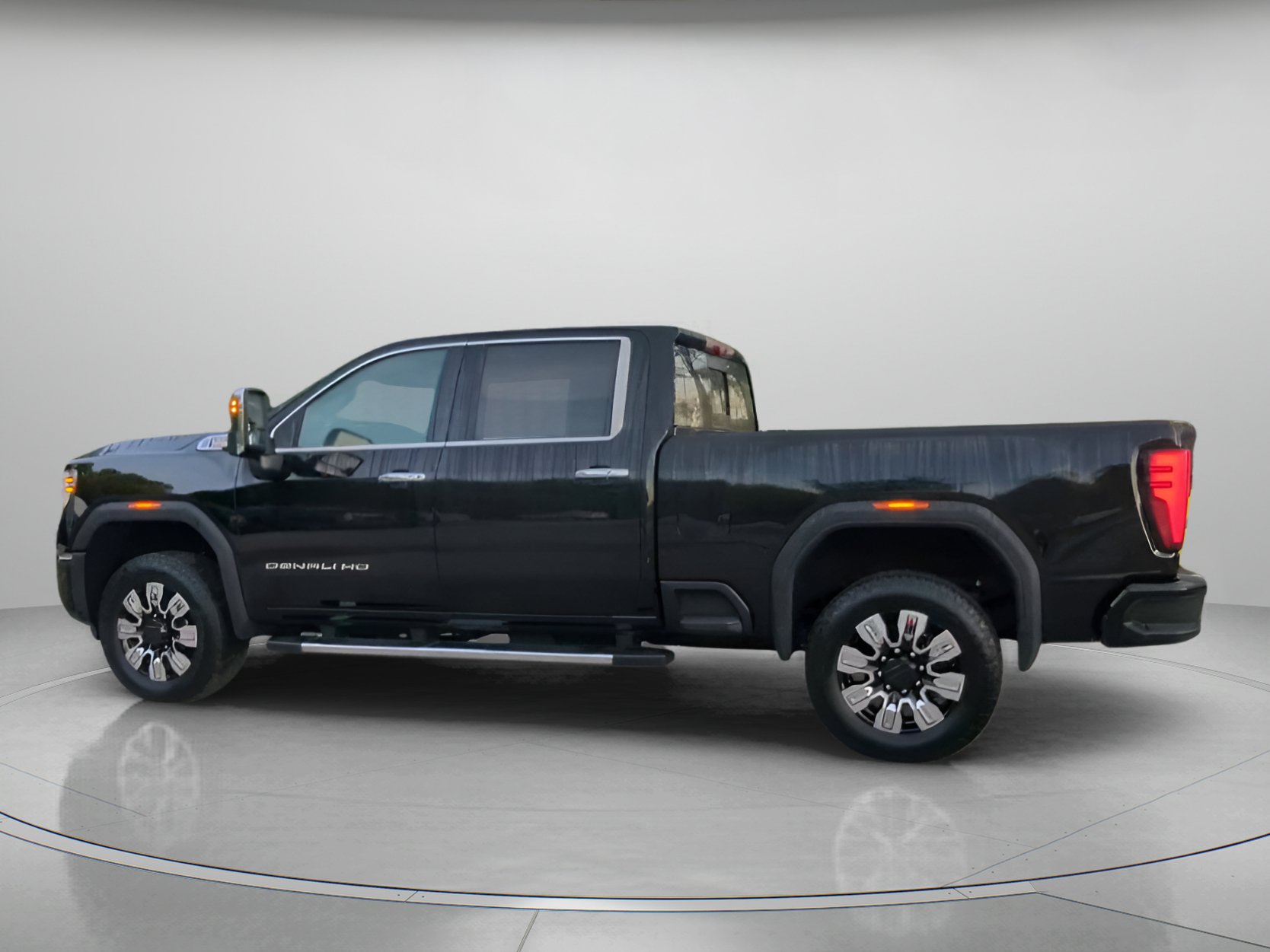 Used 2024 GMC Sierra 2500 Denali w/ Denali Reserve Package AWD/4WD image 18