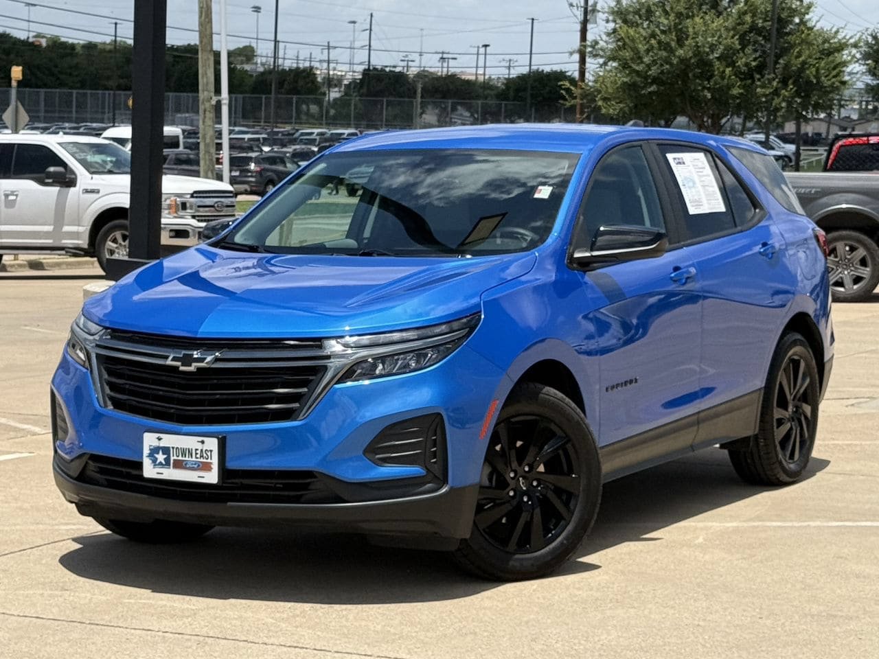 Used 2024 Chevrolet Equinox LS w/ Sport Edition FWD image 2