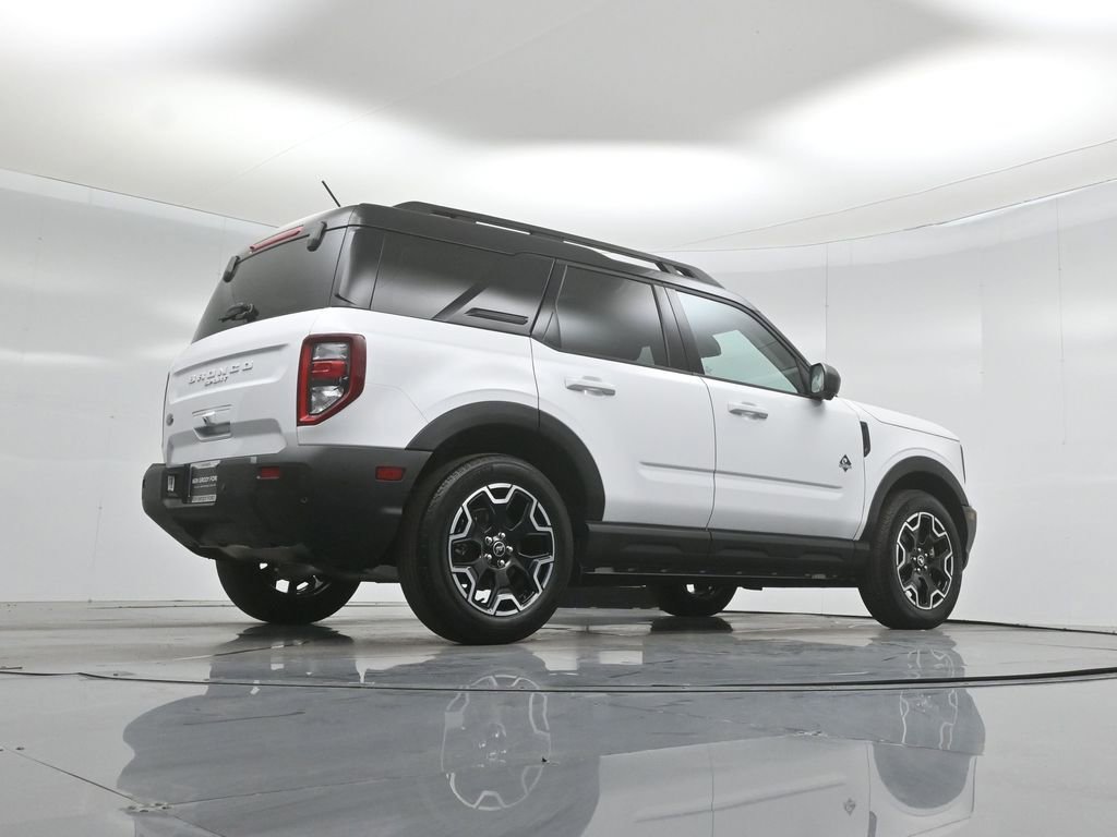 Certified 2025 Ford Bronco Sport Outer Banks w/ Outer Banks Tech Package+ AWD/4WD image 50