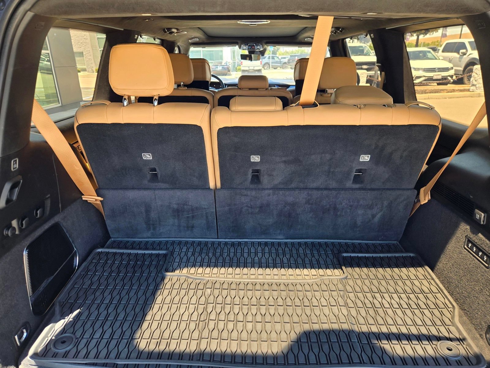 Used 2022 Jeep Grand Wagoneer Series III w/ Rear Seat Video Group 1 AWD/4WD image 30
