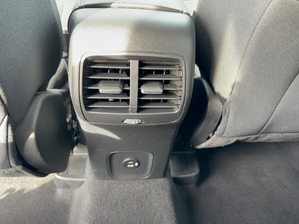 Certified 2020 Ford Escape SE image 32