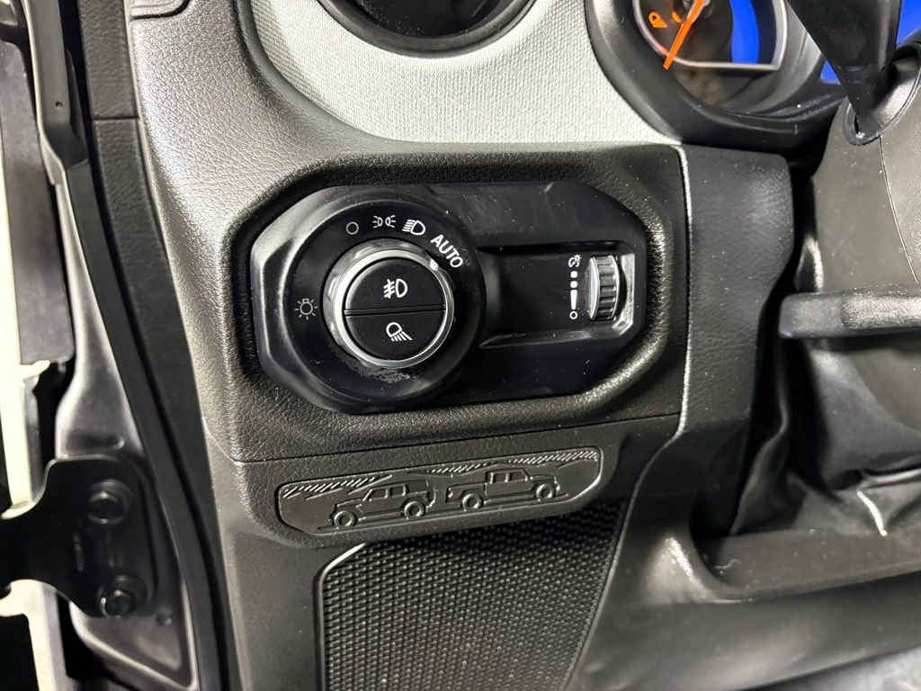 Used 2024 Jeep Gladiator Sport AWD/4WD image 13
