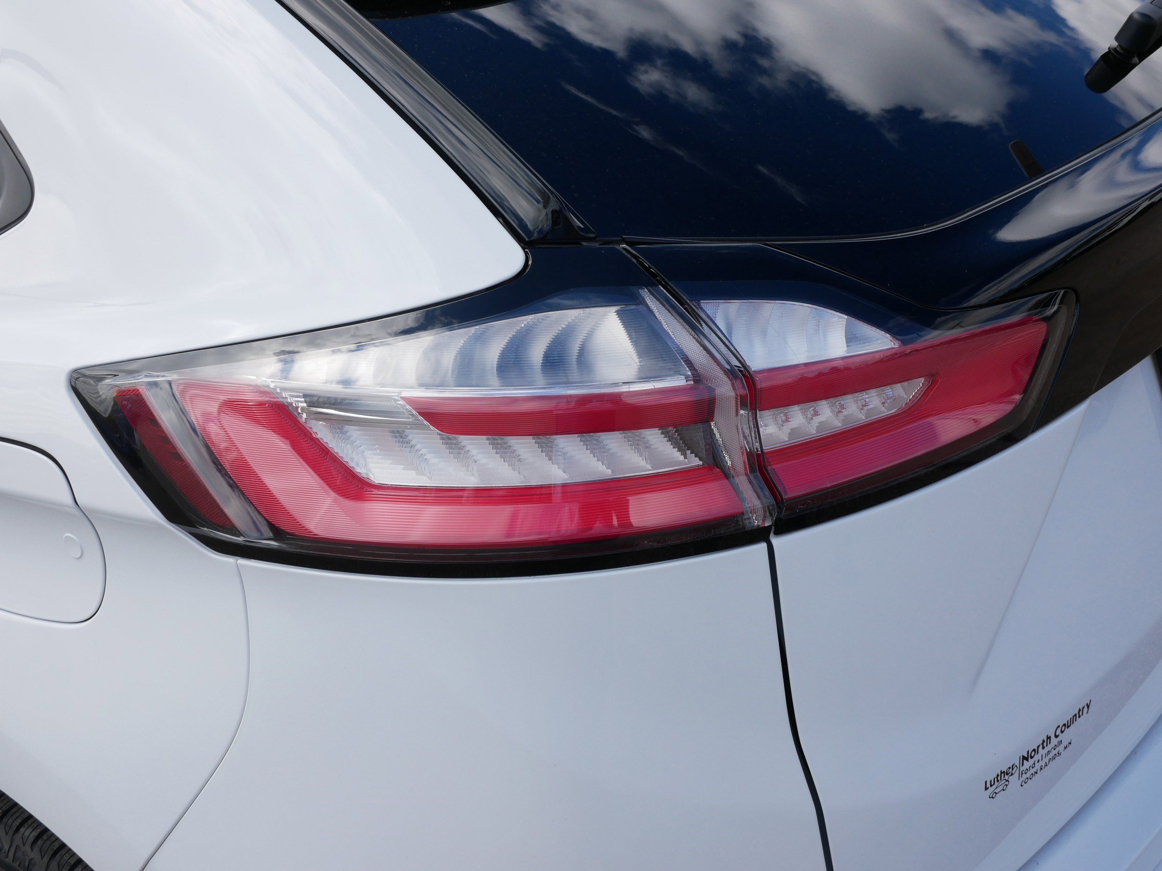 Certified 2022 Ford Edge SE w/ Black Appearance Package AWD/4WD image 17