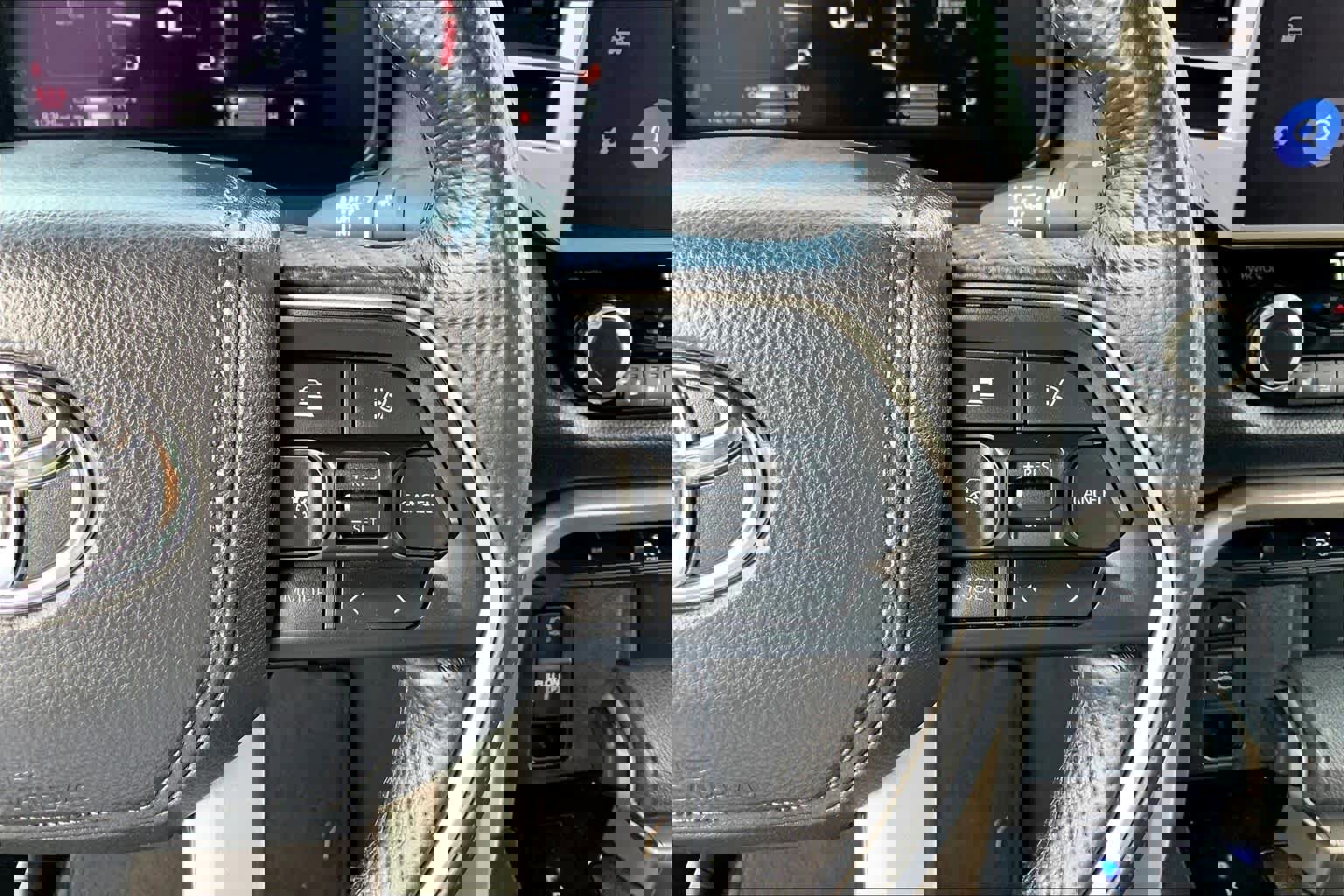 Used 2025 Toyota Tundra Limited w/ Power Package image 22