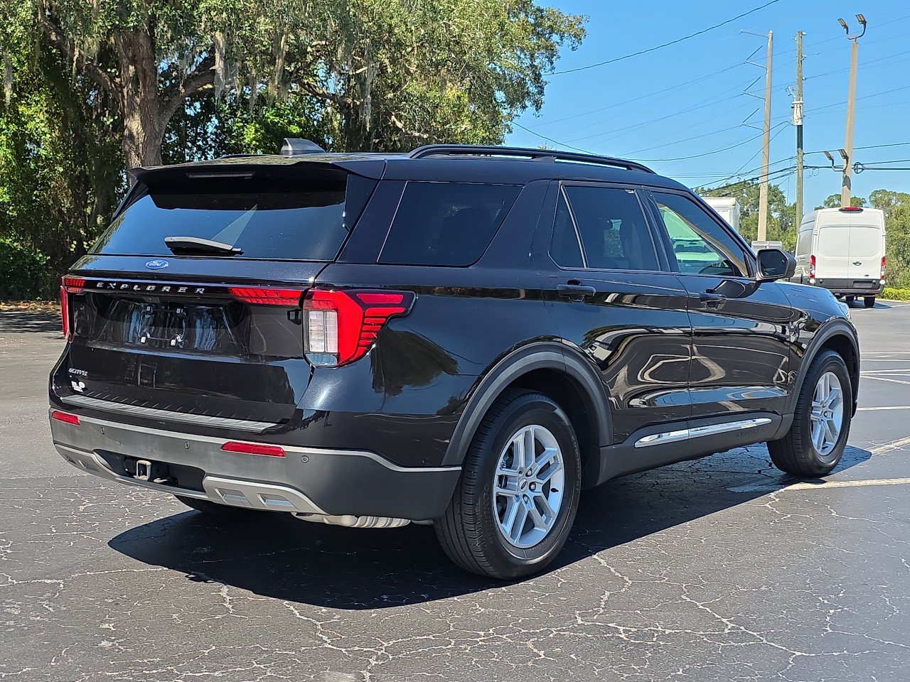 Certified 2025 Ford Explorer Active w/ Active Comfort Package RWD image 7