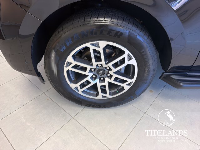 Certified 2025 Ford Expedition Active RWD image 32