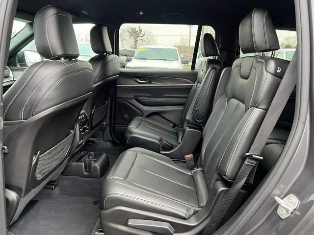 Used 2024 Jeep Grand Cherokee L Limited image 11