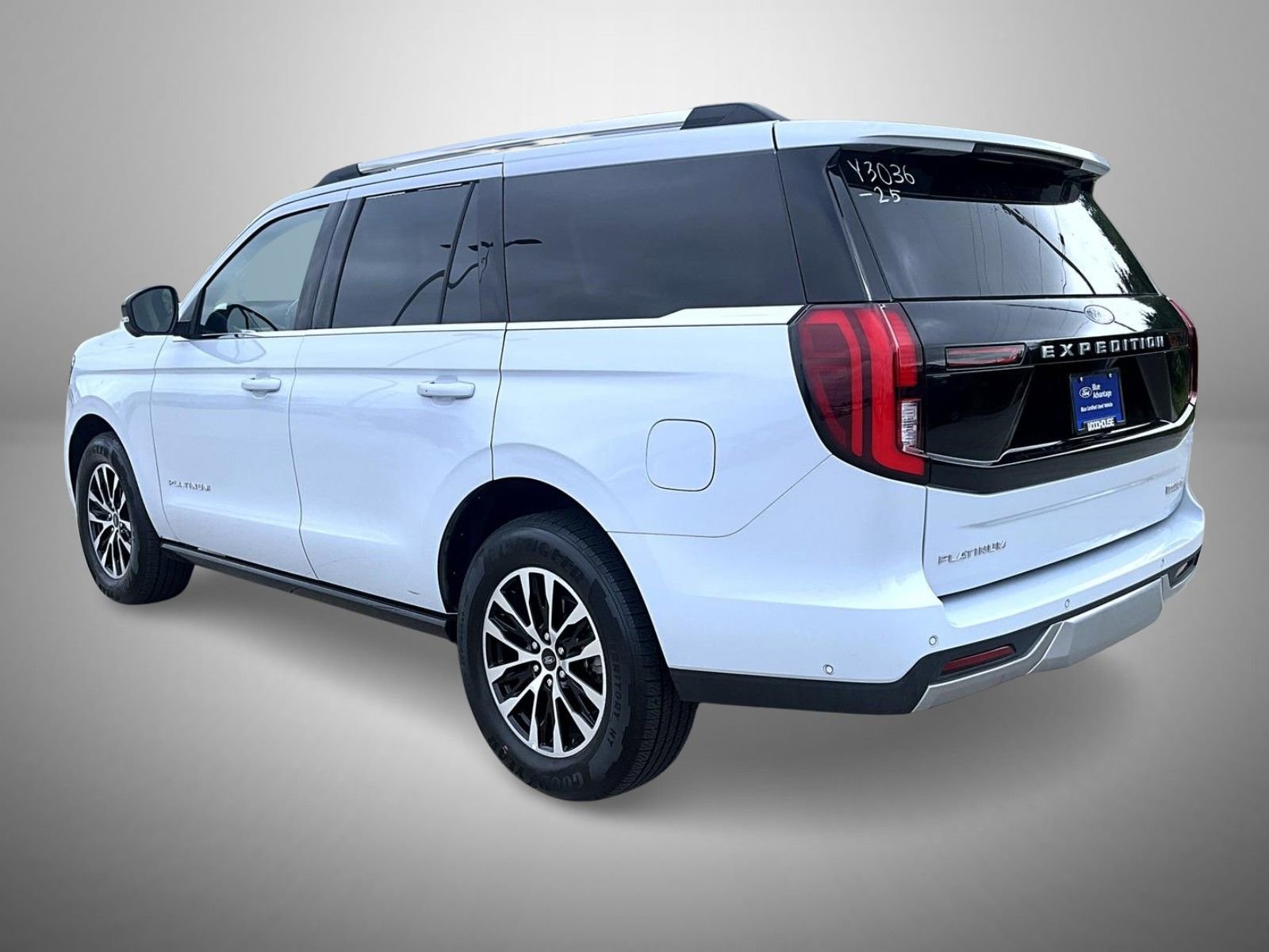 Certified 2025 Ford Expedition Platinum AWD/4WD image 7