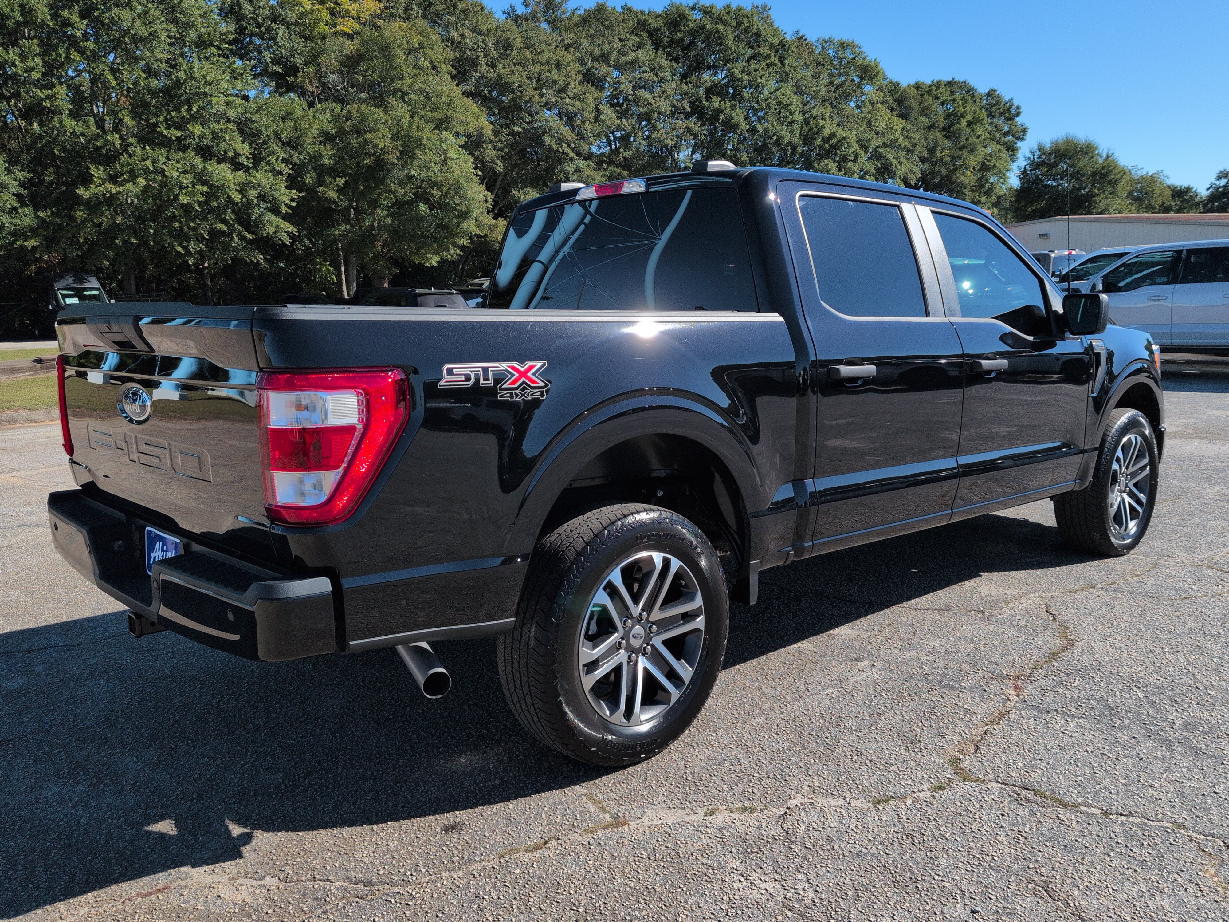 Certified 2022 Ford F150 XL w/ STX Appearance Package AWD/4WD image 3