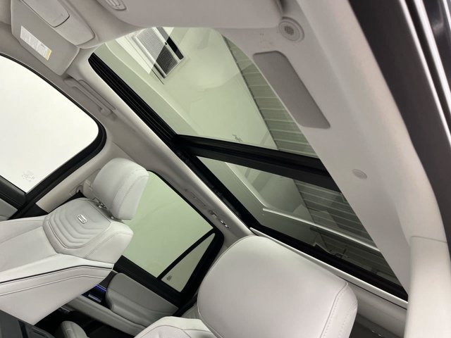 Certified 2025 Ford Expedition Platinum w/ Platinum Ultimate Package AWD/4WD image 7