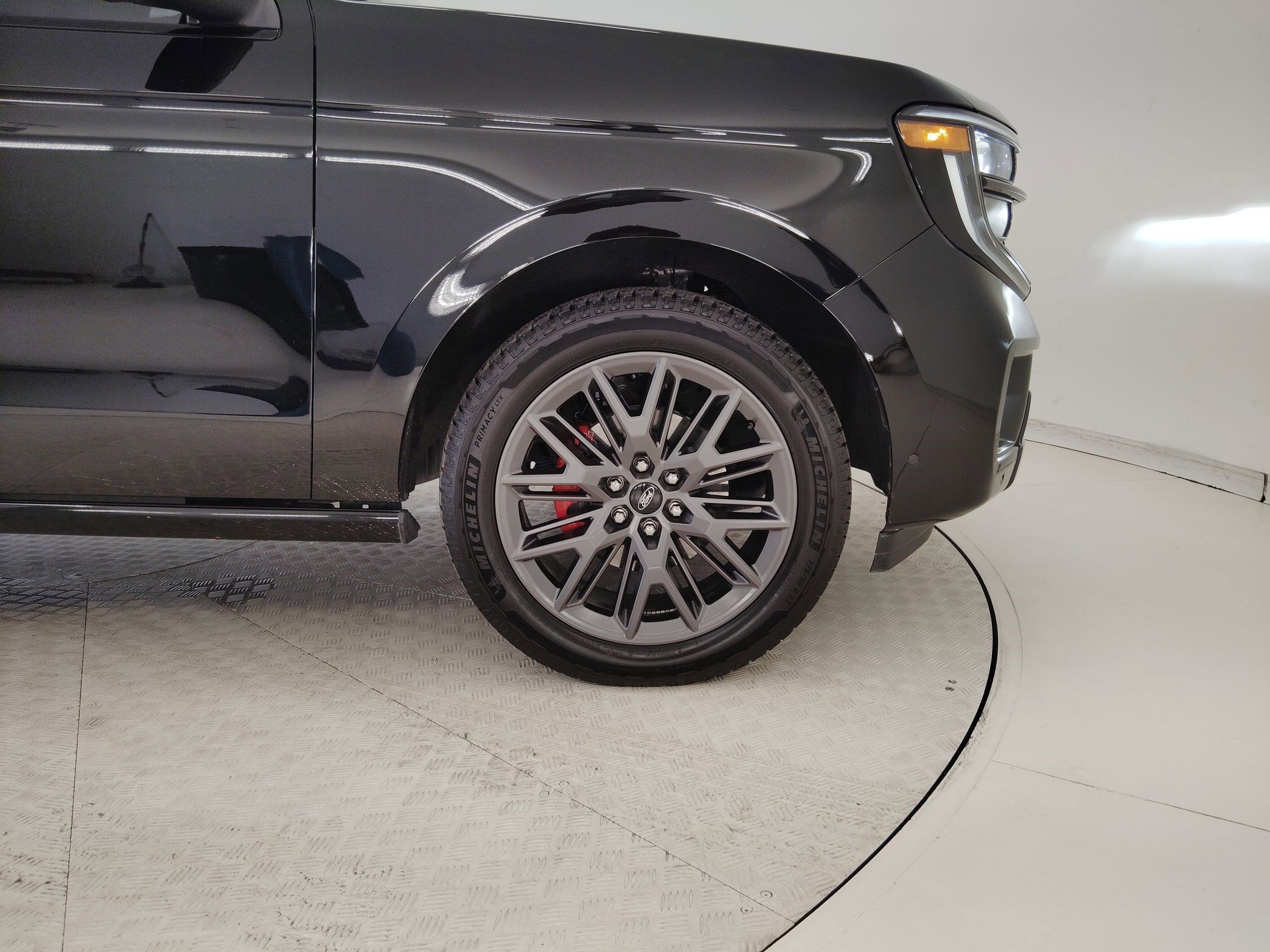 Certified 2025 Ford Expedition Platinum w/ Stealth Performance Package image 29