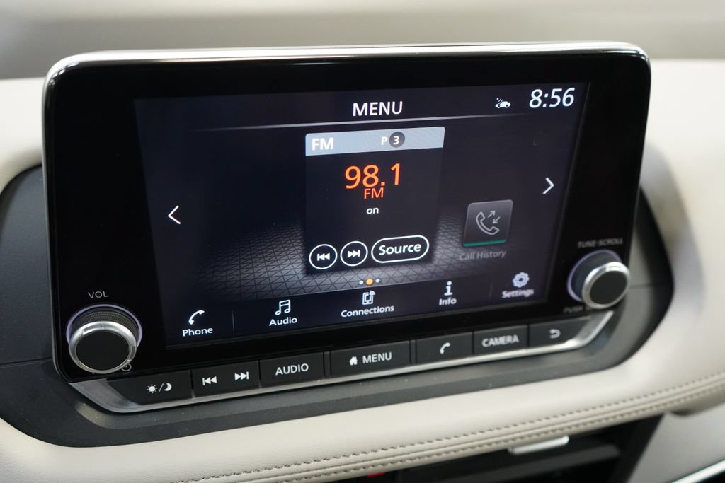 Used 2025 Nissan Rogue SV FWD image 33